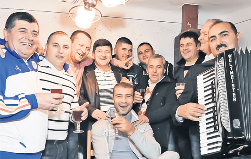 Lucian Bute, chef cu lăutari