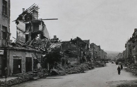 Cum au transformat bombardierele americane Cluj-Napoca în ruine, în doar 50 de minute. 1.200 de bombe au căzut peste oraș în 1944
