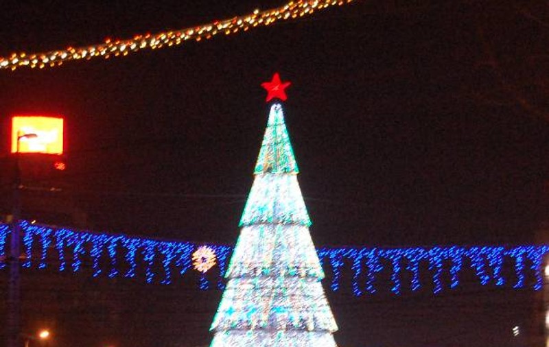Se aprind beculeţele de sărbători pe 5 decembrie 