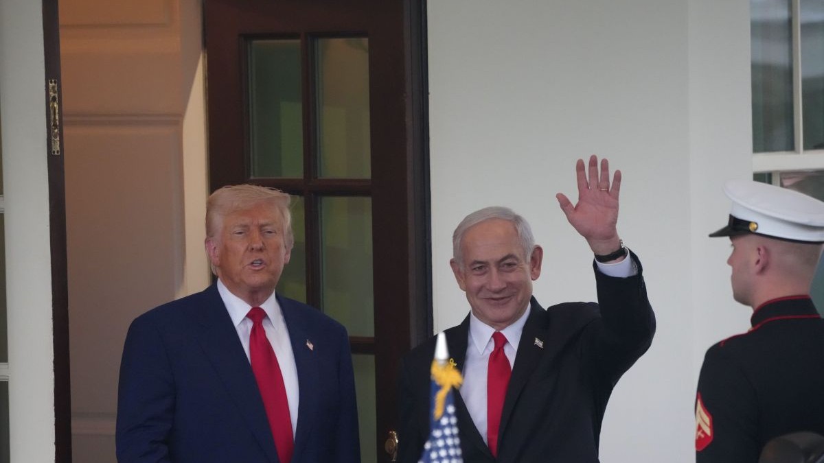 Benjamni Netanyahu este întâmpinat la Casa Albă de Donald Trump