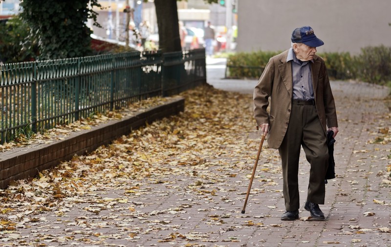 Țeapă de proporții între pensionari, la Constanța. Un fost militar condamnat penal și-a convins un coleg să-l gireze dar nu a mai plătit creditul