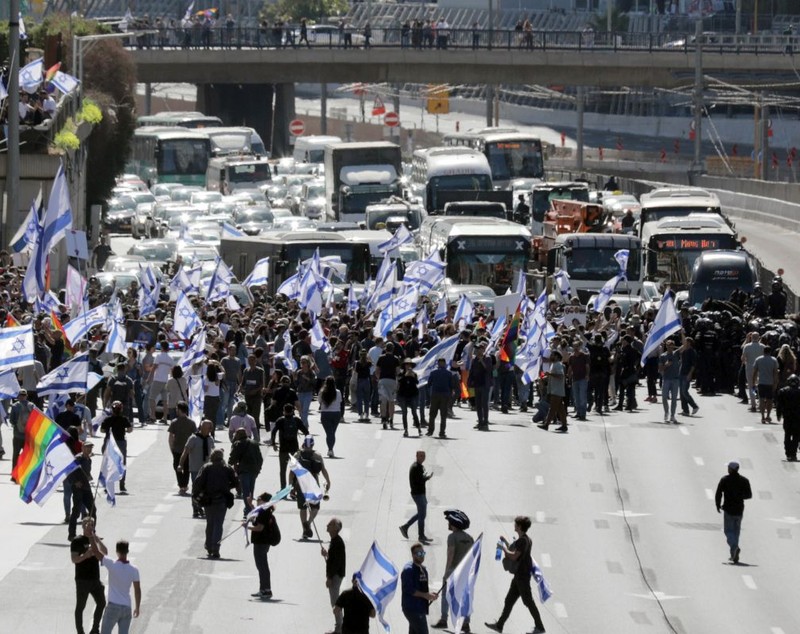 Proteste de amploare în Israel față de reforma judiciară. Manifestanții au blocat accesul la aeroportul din Tel Aviv