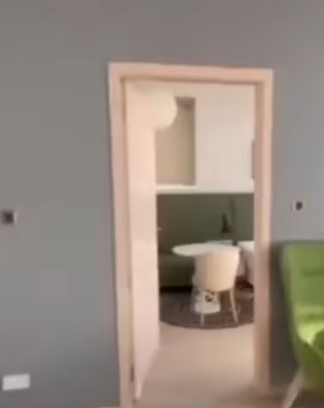 Imagini din apartamentul în care Fulgy locuiește în Dubai. Fiul Vioricăi de la Clejani are succes în Emirate