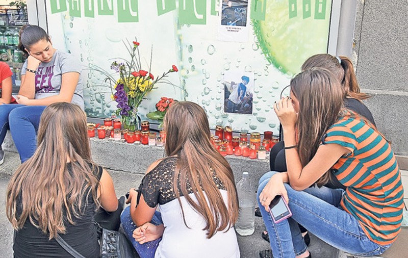 Tragedie în Capitală! Un puşti de 15 ani a murit după ce furca bicicletei i-a secţionat gâtul. Libertatea a vorbit cu un specialist: «Nu modificaţi bicicleta de capul vostru!»