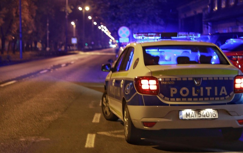 O femeie din Galați a fost înjunghiată de soț. Bărbatul a fugit cu maşina, însă a murit într-un accident