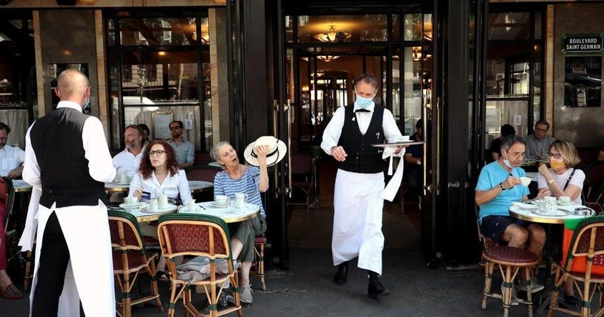 VIDEO Restaurantele şi cafenelele se închid în 15 localităţi din Arad, după ce cazurile de COVID au crescut