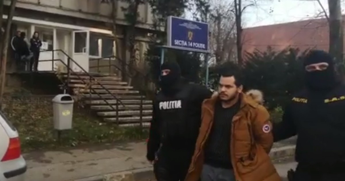 Bărbatul care a înjunghiat două femei pe stradă în București a fost prins și se află la audieri