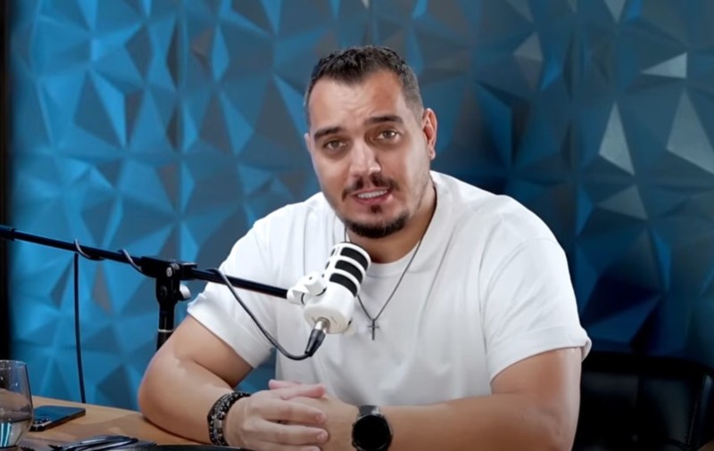 Reacția lui Bursucu după derapajul lui Tzancă Uraganu la podcastul lui. Decizia luată de vedetă