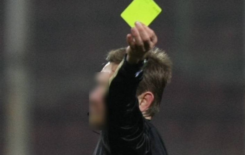Încă un arbitru şi-a tăiat venele