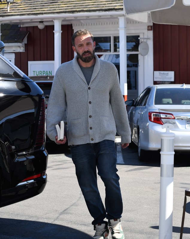 Ben Affleck, gest dezgustător de față cu fiul său. Cum a fost surprins pe stradă când credea că nu-l vede nimeni