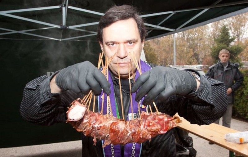 Un nou SHOW CULINAR la TV! Vezi cu ce te va surprinde "Bucătărescu"!