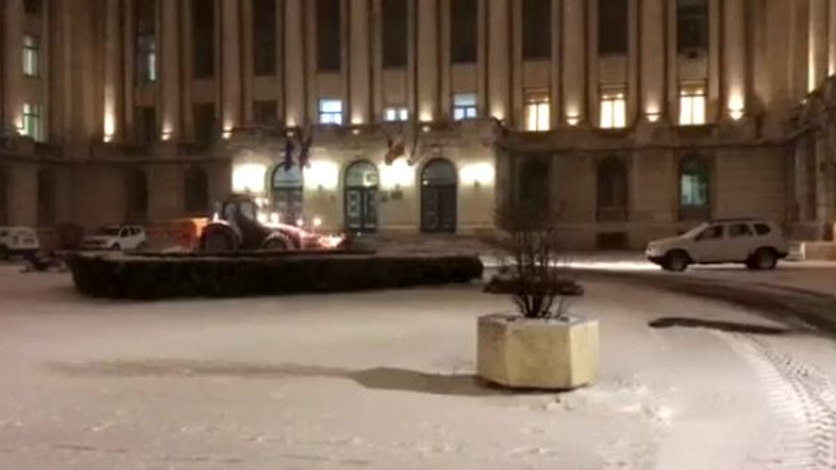 Un plug curăță intrarea de la MAI