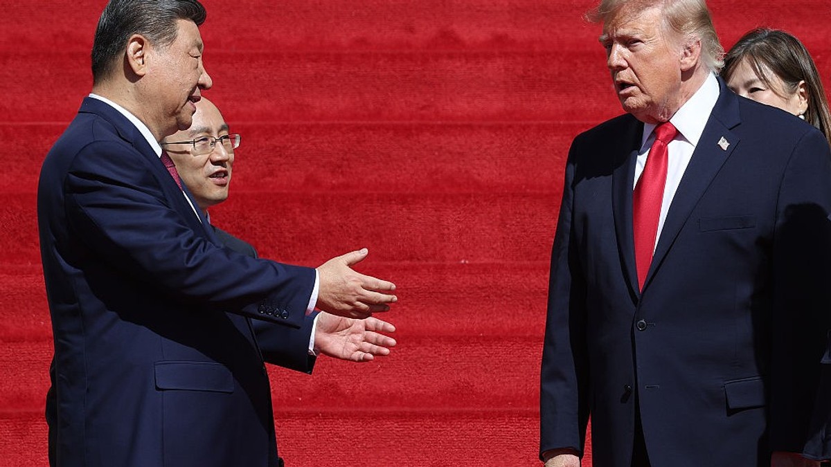 Xi Jinping (stânga) și Donald Trump, surprinși în timp ce discută la Arhivele Naționale ale SUA Sursa foto: Getty Images