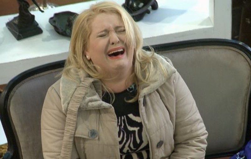Uite în ce hal plânge Viorica din Clejani! Ce crezi că i s-a întâmplat? | FOTO  