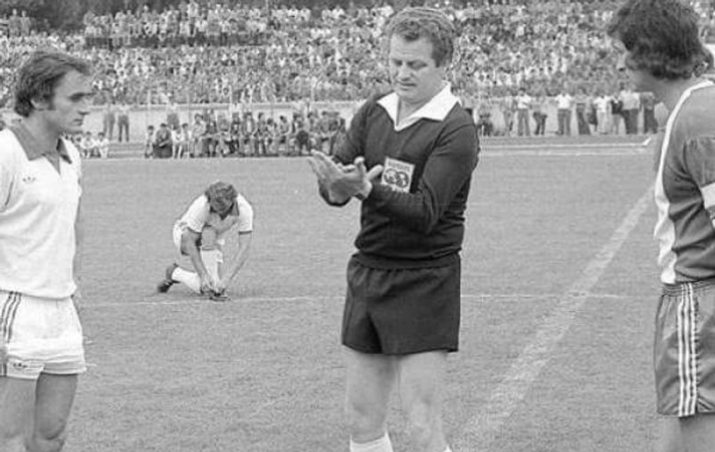 Otto Anderco, arbitrul finalei Euro 1980, a ajuns la 80 de ani. Prietenii nu l-au uitat și îl ajută cu bani de medicamente