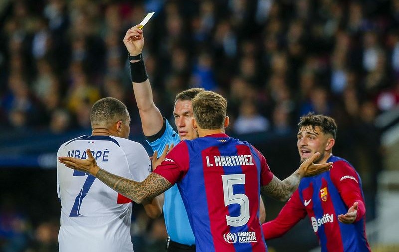 „Un dezastru”. Arbitrul Istvan Kovacs, criticat dur după FC Barcelona – PSG 1-4 din Liga Campionilor
