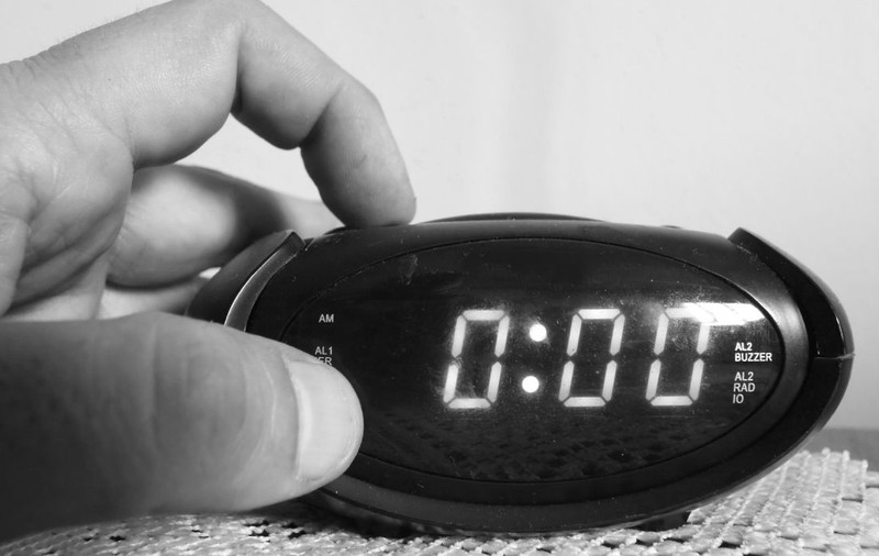 Ora de vară 2026. Se schimbă ora în acest weekend! Detaliul pe care mulți îl uită: Ce se întâmplă duminică la ora 3:00?