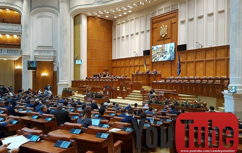 Aleșii din Parlament se vor promova online, prin interviuri pe Facebook și Youtube, intitulate ”O zi cu deputatul tău”