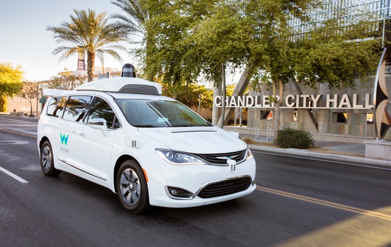 VIDEO | Google lansează robo-taxiuri fără șofer