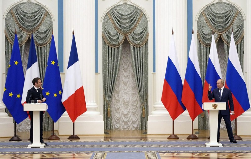INTERVIU. Un important istoric european acuză orbirea unor politicieni: „Ruşii au ucis familii întregi, au bombardat teritorii, au violat femei. Ce e de negociat cu Putin?”