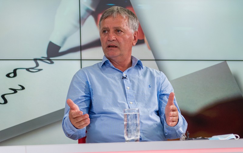 Fotbalistul Romulus Gabor, amintiri de la un meci jucat în Scornicești: „M-au băgat într-un ARO. Erau și doi soldați cu pistol-mitralieră”