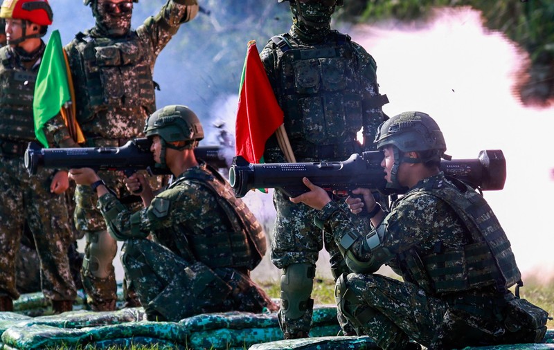 O delegaţie chineză a sosit într-o vizită rară în Taiwan: „Bandiţii comunişti continuă să organizeze exerciţii militare”
