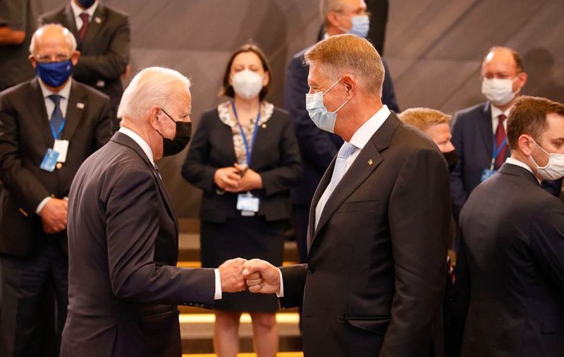Klaus Iohannis și Nicolae Ciucă merg la summitul de la Bruxelles la care participă și Joe Biden