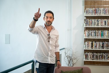 „Mi se pare că nu mai suntem racordați la noi în prezent, trăim în trecut și în traumele noastre”, spune Bordeianu
