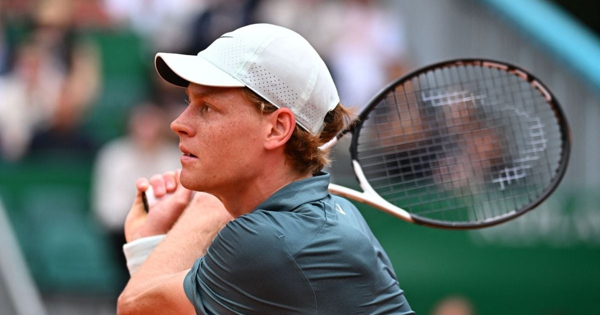 Jannik Sinner în timpul meciului din semifinale de la Rolex Monte-Carlo Masters 2026, Monaco, pe 11 aprilie 2026