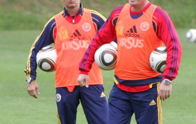 Ştefan Iovan îi atenţionează pe fotbaliştii care s-au pozat cu ”Bata Kan Kan”: ”La cea mai mică greşeală, vor pleca acasă!”