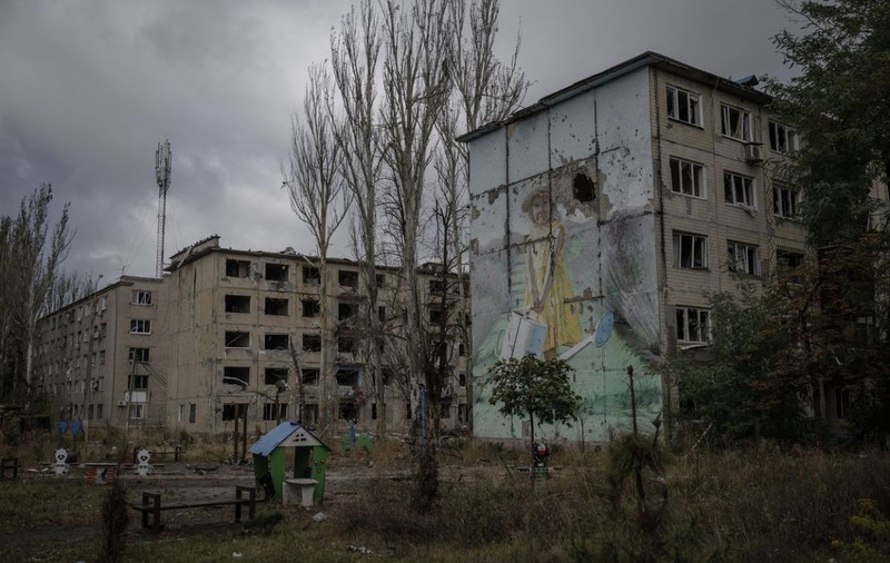 Război în Ucraina, ziua 643 | ISW: Forțele ruse avansează în șase direcții în zona Avdiivka, unde au loc lupte grele