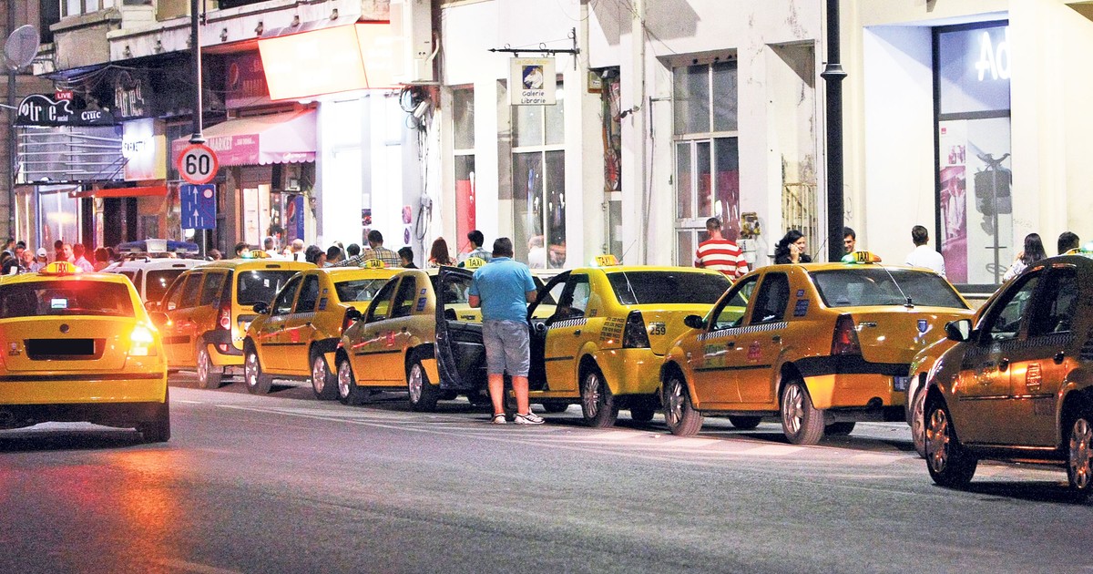 Taximetrist din București, reținut pentru tâlhărirea unor clienți străini