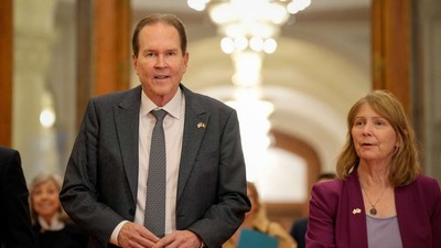 Vern Buchanan, presedinte al Parteneriatului pentru democratie al Camerei Reprezentantilor din Congresul SUA si Kathleen Kavalec, ambasadoarea SUA in Romania