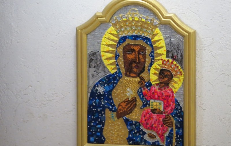 Povestea icoanei vechi de peste 200 de ani la care se va închina Papa Francisc la Iași. Ascunsă sub pământ, la «Madona Neagră» se rugau minerii polonezi