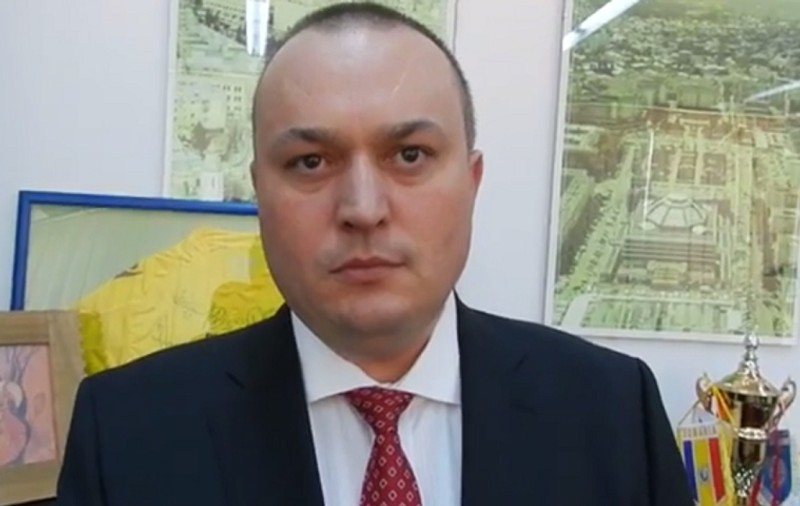 Primarul Ploieștiului reținut pentru 24 de ore ^în dosarul finanţării ilegale a echipei de fotbal Petrolul