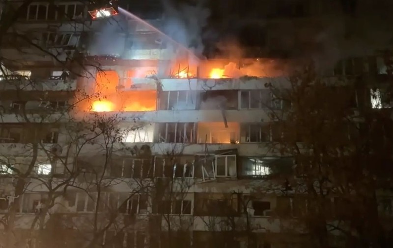 Rusia a lovit puternic în Kiev, iar Ucraina a răspuns cu sute de drone. Sunt morți și răniți în ambele țări