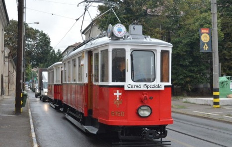 Tramvaiul de epocă din Oradea iese pe traseu. Călătorii cu nume de flori vor circula gratuit duminică