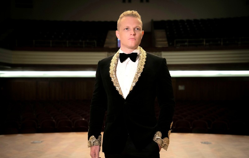 Tenorul Ştefan von Korch cântă arii din opere şi operete româneşti la Nürnberg, pe 7 octombrie, în concertul DOR