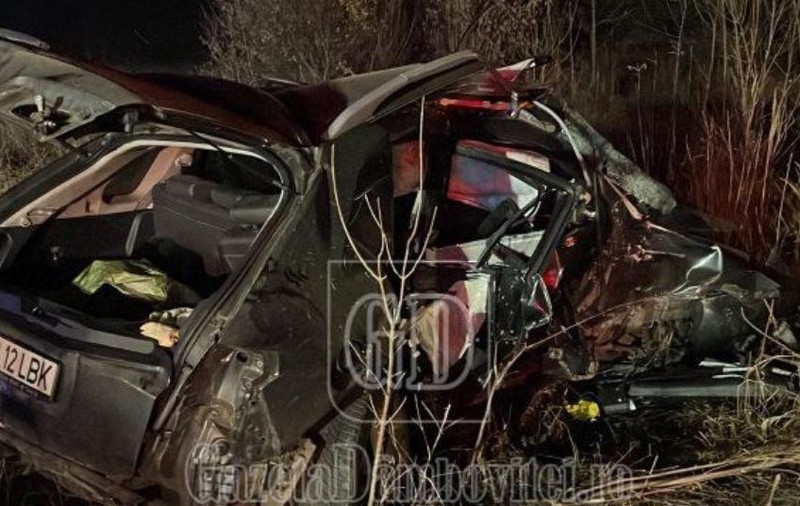 Doi oameni au murit, iar alți cinci, între care copii, răniți, în urma unui accident produs în Dâmbovița