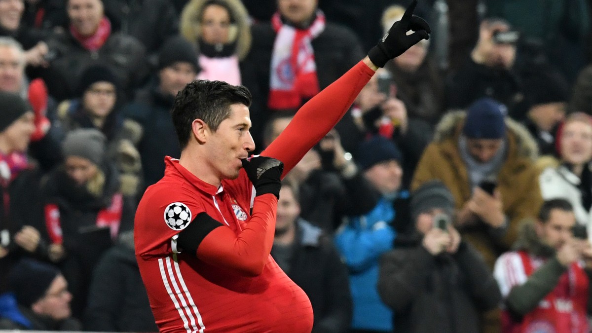 Robert Lewandowski a băgat mingea sub tricou și cu degetul în gură i-a dedicat soției golul marcat cu Atletico Madrid