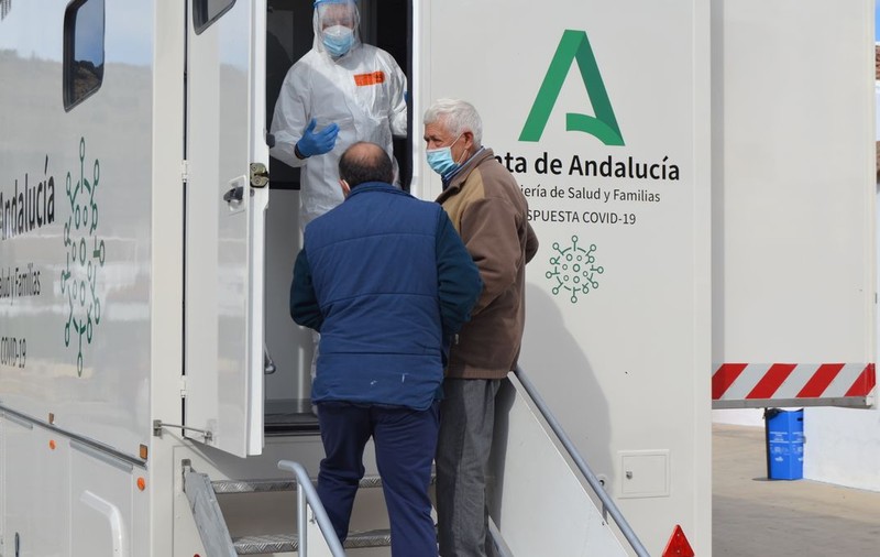 Un oraș din Spania are 70% din locuitori infectați cu COVID-19. „Nu știm cum am ajuns în această situație”