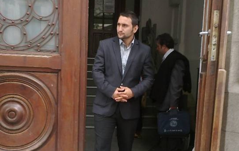 PROFU' de la JEAN MONNET n-a scăpat. Avocatul fetei spune că-i pregăteşte o "SURPRIZĂ"!