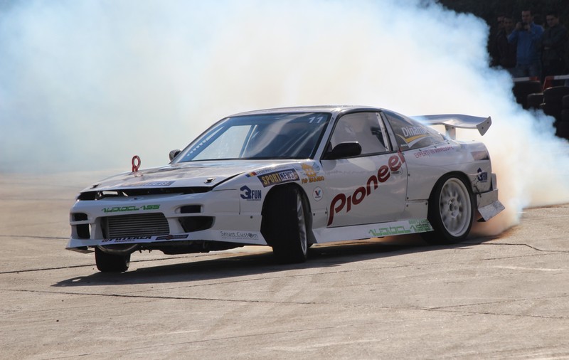 FOTO & VIDEO / Cei mai buni piloţi de drift s-au întrecut la primul Grand Prix organizat de Romanian Drift Community