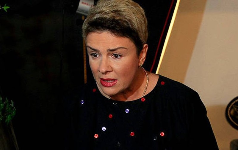 TEO TRANDAFIR, aşa cum nu ai CREZUT că o vei VEDEA VREODATĂ! Uite-o PE WC!