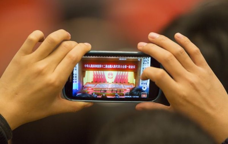6 semne că eşti dependent de telefonul mobil!