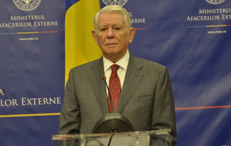 Peste 7.000 de oameni au semnat o petiție online prin care cer demisia ministrului de Externe pentru „sabotarea” dreptului de vot al românilor din diaspora