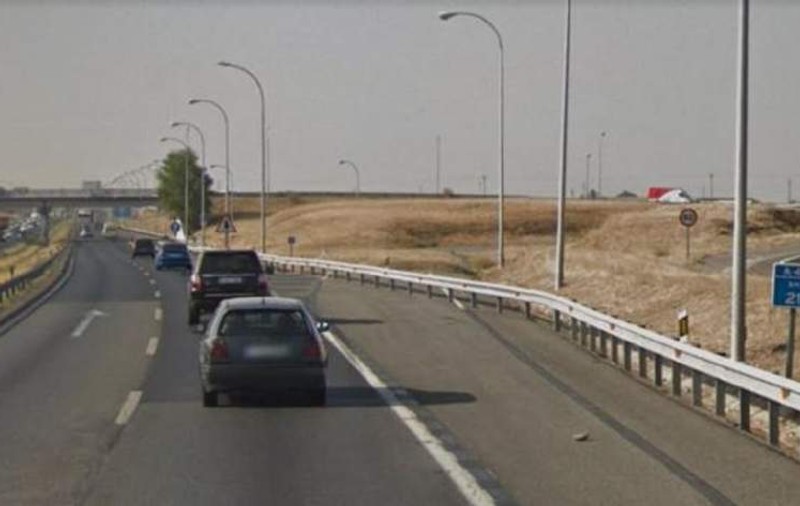 Un român a răpit un cuplu din Spania. Pe el l-a băgat în portbagaj. Pe femeie a ținut-o legată de scaunul din dreapta