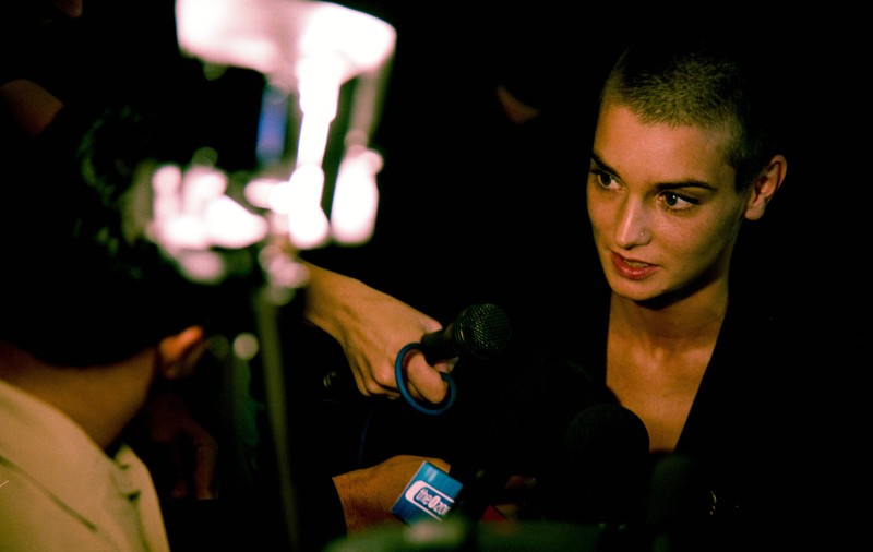 Sinead O'Connor, „găsită inconștientă” în casa din Londra. Precizările poliției despre moartea cântăreței