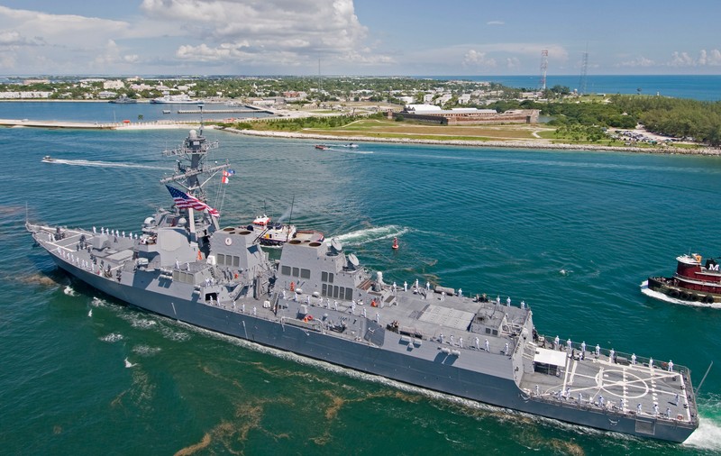 Rusia monitorizează o navă militară americană aflată în portul Constanța!