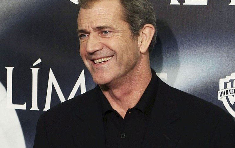 Mel Gibson face hipnoterapie împotriva stresului